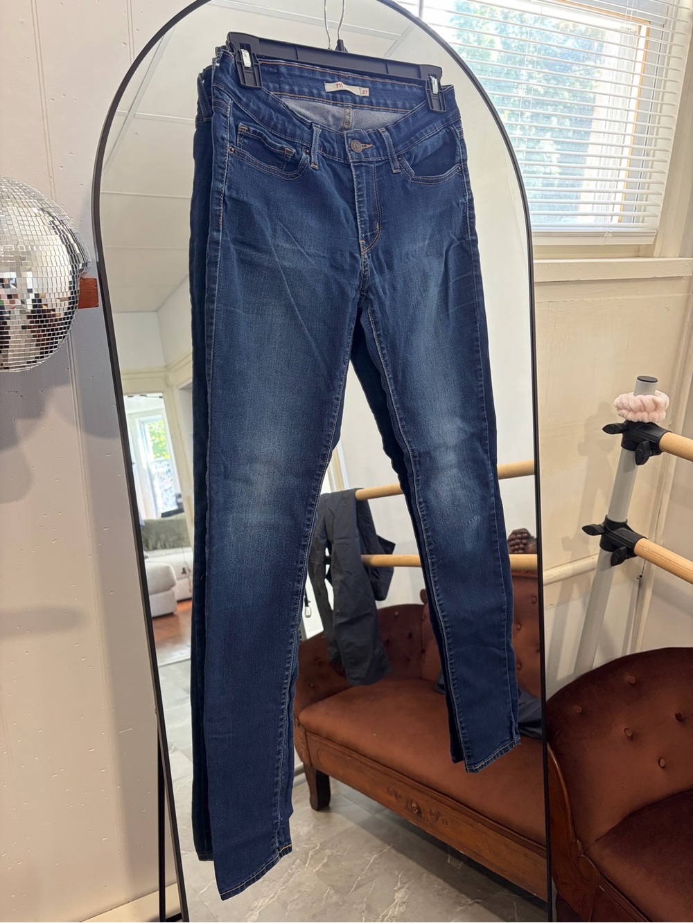 LEVI 711- Dark Blue Skinny Jeans